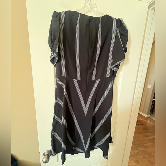 Calvin Klein Elegant Black and Gray Striped Wrap Dress Women’s Size 8 - Picture 8 of 14